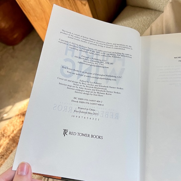 FOURTH WING 🐉🐲 - Picture 4 of 4